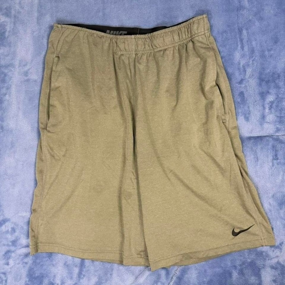 Nike gray dri-fit shorts men‎ Size L